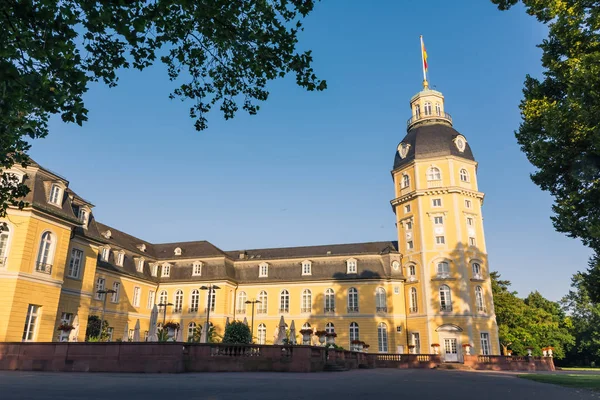 Almanya Daki Schloss Kalesi Karlsruhe Sarayı Nın Kuzeyi — Stok fotoğraf