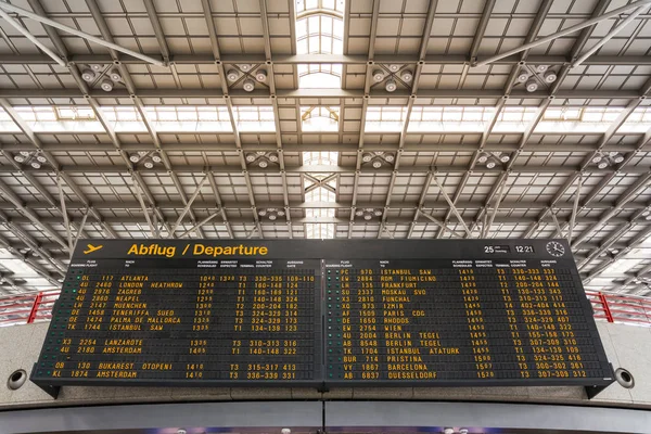 Aeroporto Alemão Abflug Partidas Timetable Informações — Fotografia de Stock