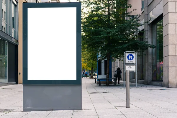 Espace Urbain Extérieur Trottoir Ville Avec Panneau Affichage Blanc — Photo