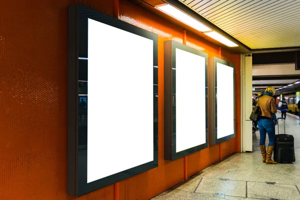 Metro Reklamı Boşluğu İzole Edildi 