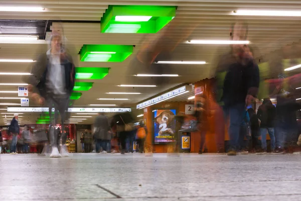 Stuttgart Hauptbahnhof Intérieur Souterrain Bahn Escalier — Photo