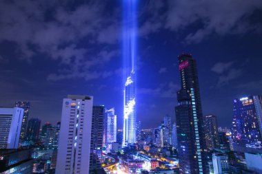Bangkok, Tayland - 28 Ağustos 2016: Manzaraya Mahanakhon gökdelen.
