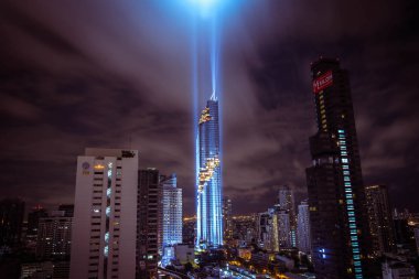 Bangkok, Tayland - 28 Ağustos 2016: Manzaraya Mahanakhon gökdelen.