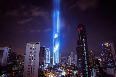 Bangkok, Tayland - 28 Ağustos 2016: Manzaraya Mahanakhon gökdelen.