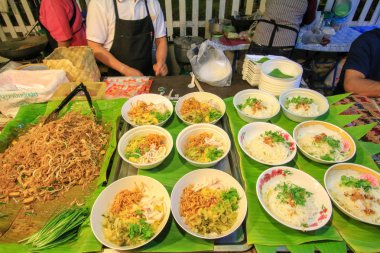Chiang Mai, Tayland - 21 Ocak 2018: sokak Chiang Mai yürüyüş.