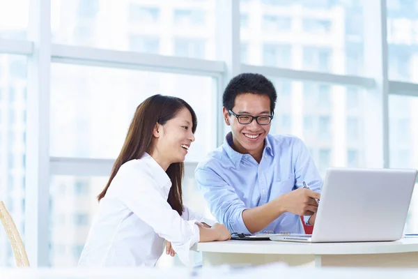 Business people in the office — Stock Photo, Image