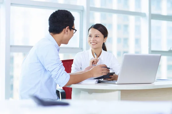 Business people in the office — Stock Photo, Image