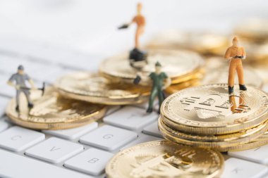 Klavye üzerinde küçük rakam ile Bitcoin