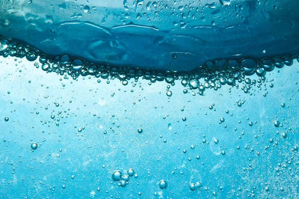 Espumoso Fondo Agua Mineral Burbujas Azules Refresco Fresco Flotan Superficie — Foto de Stock