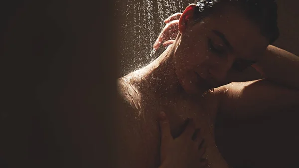 Authentic Naked Blonde Girl Takes Shower Washes Sexy Body Water — Stock Photo, Image