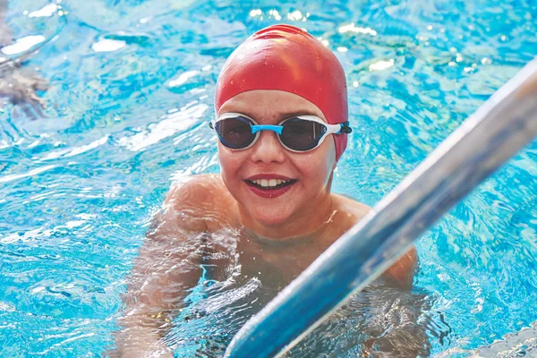 Joyful Smiling Boy Swimmer Cap Goggles Learns Professional Swimming Swimming — Stock Photo, Image