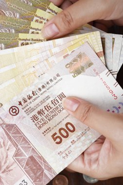 Hong kong Doları elde 