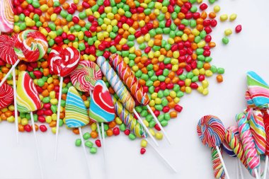 tatlılar ve şeker şeker renkli, el yapımı girdap lolipop 