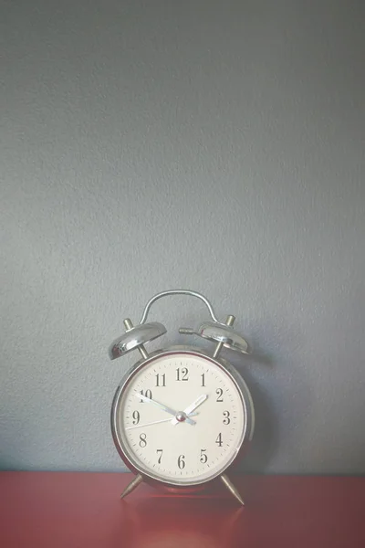 Alarm Jam di dalam ruangan — Stok Foto