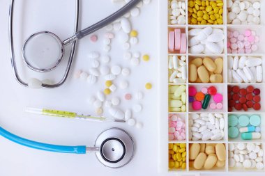farklı ilaç izole stetoskop ile 
