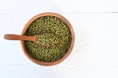 yeşil fasulyeler kasede 