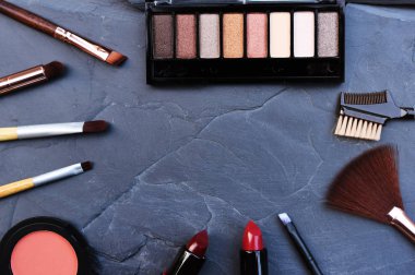  makyaj ve kozmetik güzellik ürünleri düzenlenmiş