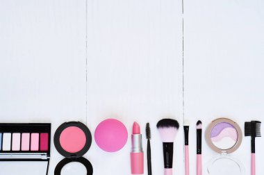 makyaj ve kozmetik güzellik ürünleri düzenlenmiş