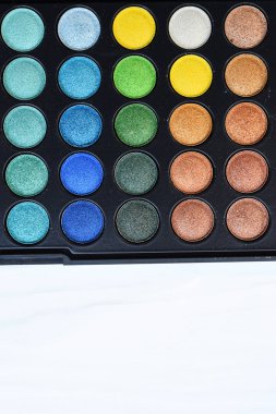 makyaj ve kozmetik güzellik ürünleri düzenlenmiş