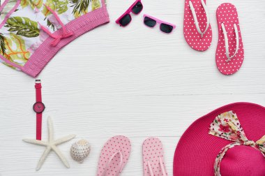 Yaz şapka ve güneş gözlüğü Aksesuar ve sandalet