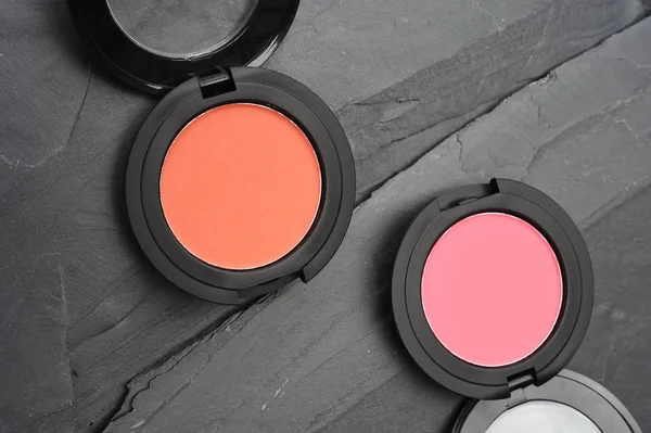 makyaj ve kozmetik güzellik ürünleri düzenlenmiş