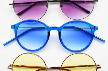 Modern moda güneş gözlüğü 