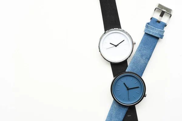 Orologi da polso neri e blu — Foto Stock