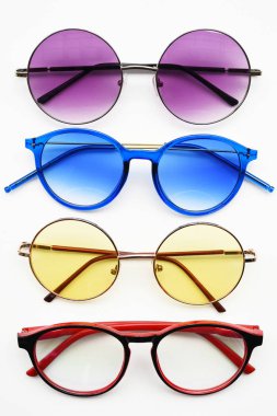 Modern moda güneş gözlüğü 