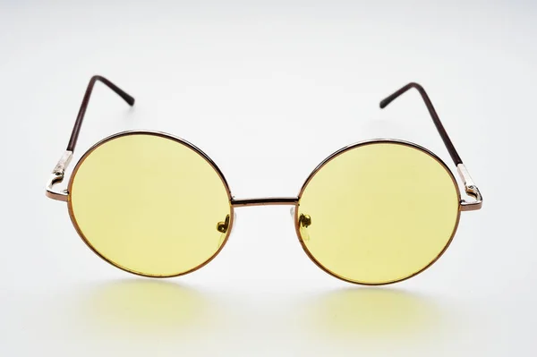 Moderne modische Sonnenbrille — Stockfoto