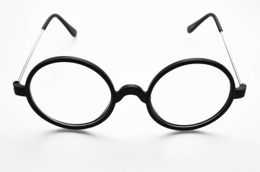 Modern moda güneş gözlüğü