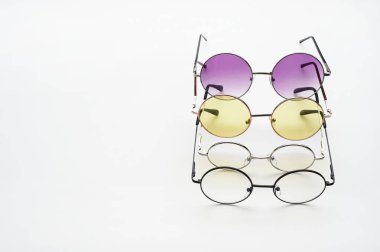 Modern moda güneş gözlüğü