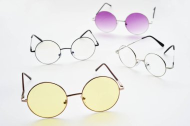 Modern moda güneş gözlüğü