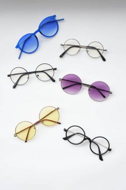 Modern moda güneş gözlüğü