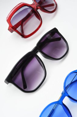 Modern moda güneş gözlüğü