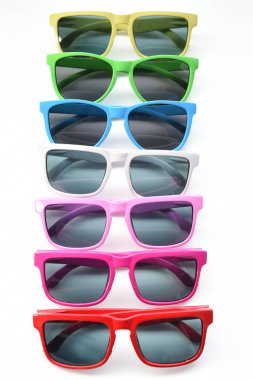 Modern moda güneş gözlüğü