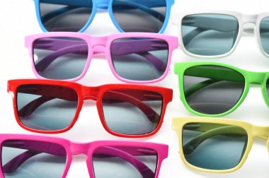 Modern moda güneş gözlüğü