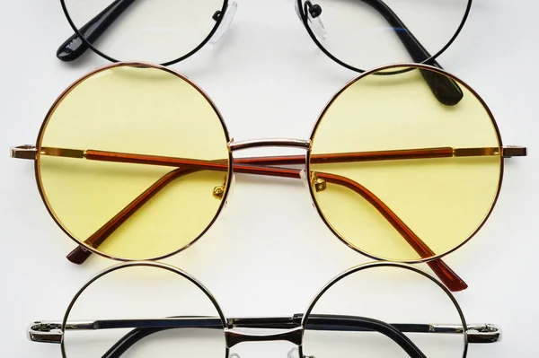 Moderne trendy zonnebril — Stockfoto