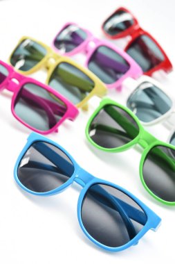 Modern moda güneş gözlüğü 