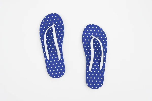 Sandalias azules aisladas sobre fondo blanco — Foto de Stock