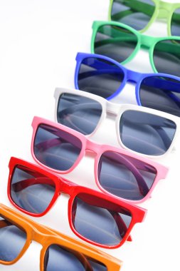 Modern moda güneş gözlüğü