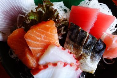 Çiğ balık sashimi seti 