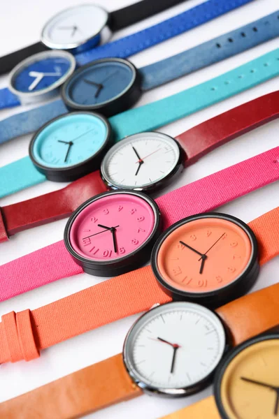 Set van veelkleurige horloges — Stockfoto