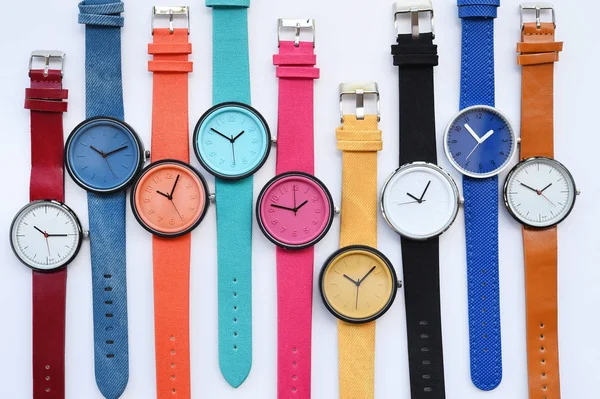 Conjunto de relojes de pulsera multicolores —  Fotos de Stock