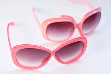 Modern moda güneş gözlüğü 