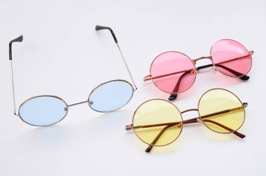 Modern moda güneş gözlüğü 