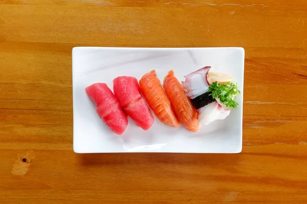 Kuchni Japońskiej Sushi Łososiem Sushi Tuńczykiem — Zdjęcie stockowe