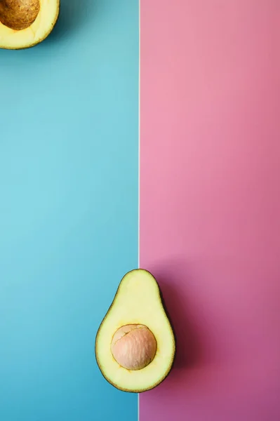 Närbild Avokado Skivad Hälften För Bakgrund — Stockfoto