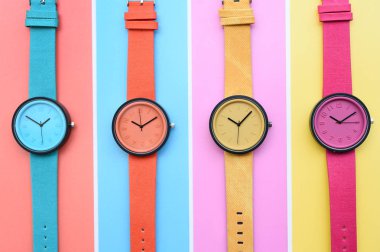 Arkaplan için çok renkli kol saati seti