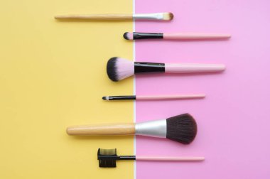 Arkaplan için makyaj fırçaları