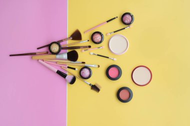 makyaj ve kozmetik ürünleri koleksiyonu düzenlendi